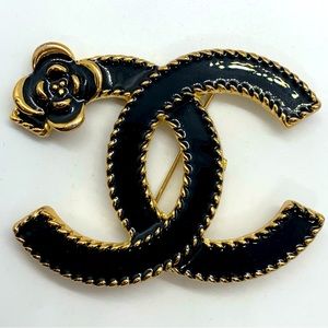 BLACK ENAMEL GOLD TONE FLOWER BROOCH HEAVY HIGH END 2.5”